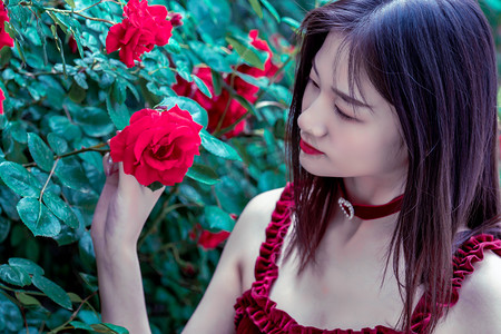 特朗普说“没人关心”爱泼斯坦，马斯克回怼：赶紧公布文件！ | 国际识局